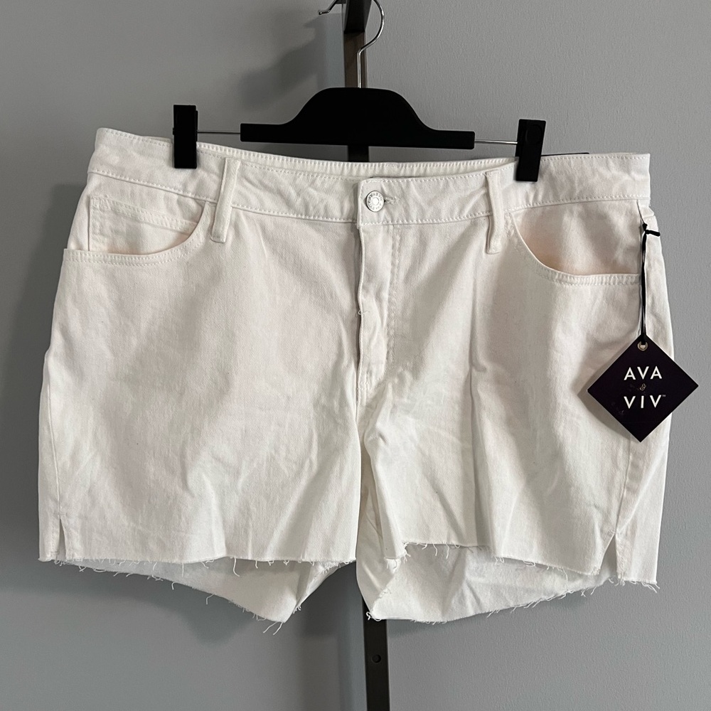 NWT Ava & Viv High-Rise Shorts